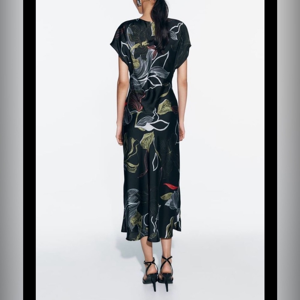 🪷ZARA Women’s Satin Floral Faux Wrap Ruched Short Sleeve Slit Midi Dress - Picture 7 of 9